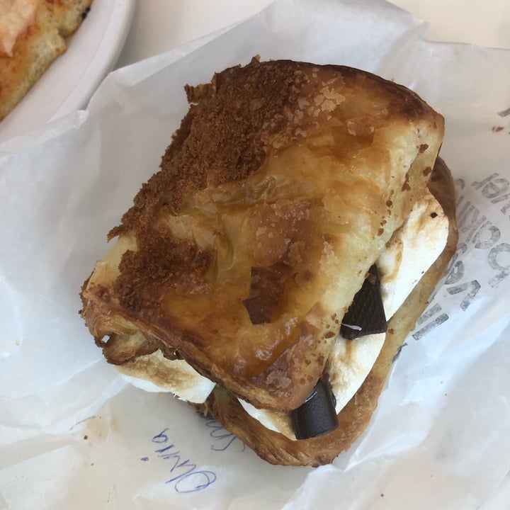 photo of To Live For Bakery & Cafe Smores Pain Au Chocolat shared by @bessiebean on  26 Aug 2023 - review