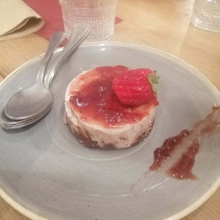 photo of Cagiada Milano Laghetto Semifreddo Alla Fragola Vegan shared by @fabio12 on  07 Oct 2023 - review