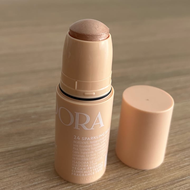 photo of Isadora glow stick dewy&radiant 24 sparkling beige shared by @paisi on  19 Mar 2025 - review