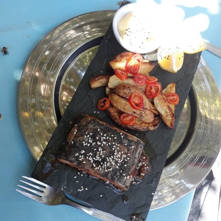 photo of Tantra Salta Restaurante Vegetariano Alta Frecuencia (Salmón Vegano) shared by @aphrodytemoon on  28 Nov 2023 - review