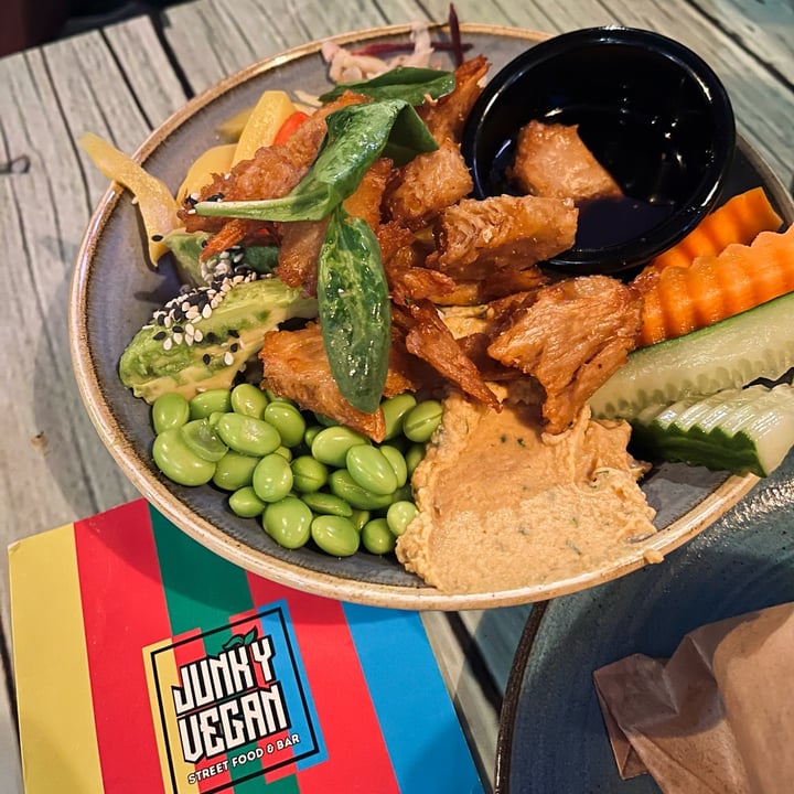 photo of Junk y Vegan Chickless Bowl shared by @veganhaven on  07 Sep 2024 - review