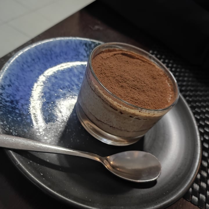 photo of Asia Fusion Sushi Tiramisù vegano shared by @triglifafalelotosus on  23 Jan 2024 - review