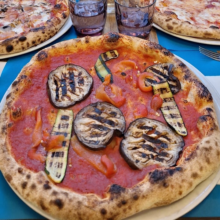 photo of Marina Pizzeria con Cucina Pizza con verdure grigliate shared by @elenaponyo on  23 Sep 2025 - review