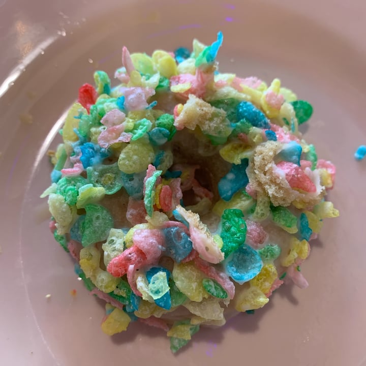 photo of Beach Hippie Coffee Fruity Pebbles Donut shared by @onehungryvegan on  01 May 2024 - review