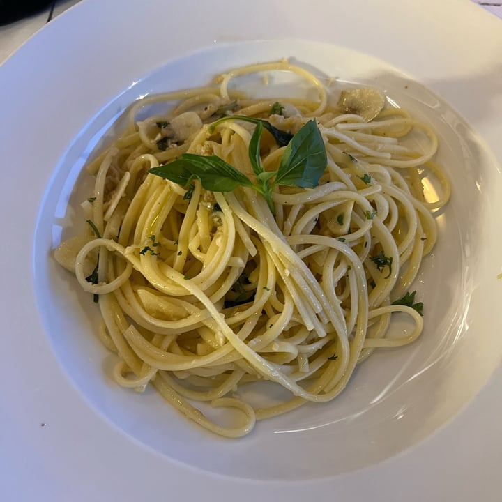 photo of Sandy Bay Beach Club Pasta Aglo Olio shared by @ethicurean on  07 Jul 2024 - review