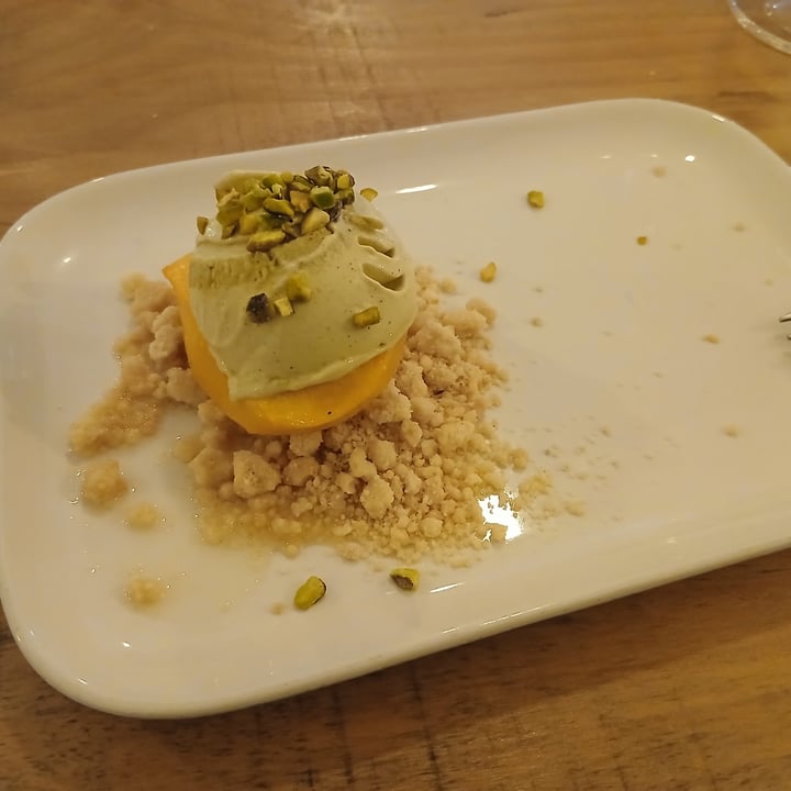 photo of MOM Cucina Vegetale Creativa pesca con gelato al pistacchio shared by @mariarcaveg on  14 Aug 2025 - review