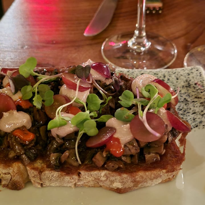 photo of Avant Garden Mushroom Toast shared by @soff98 on  06 Sep 2023 - review