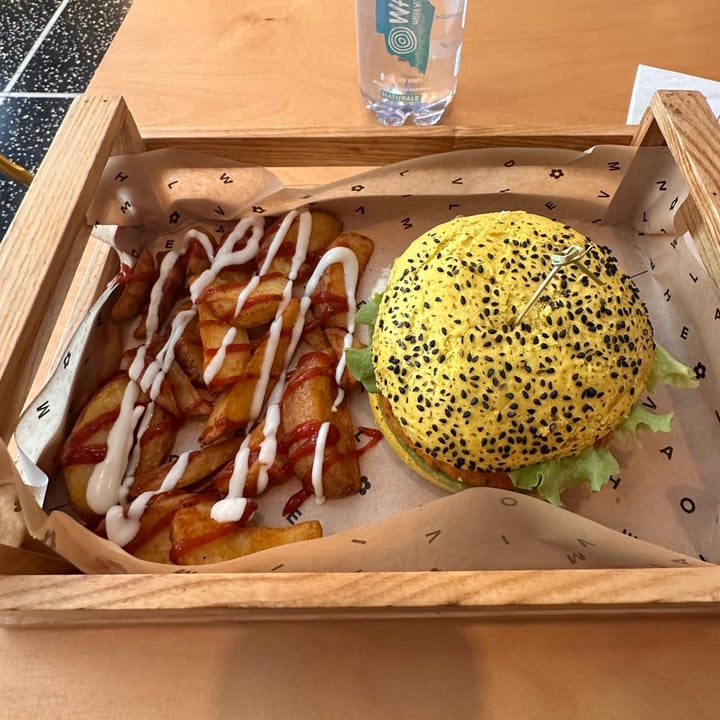photo of Flower Burger Avo Cecio shared by @soniamartini on  14 Mar 2024 - review