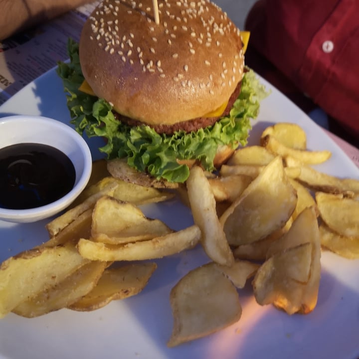 photo of Old Wild West veggie burger shared by @lindaemecs on  27 Aug 2023 - review