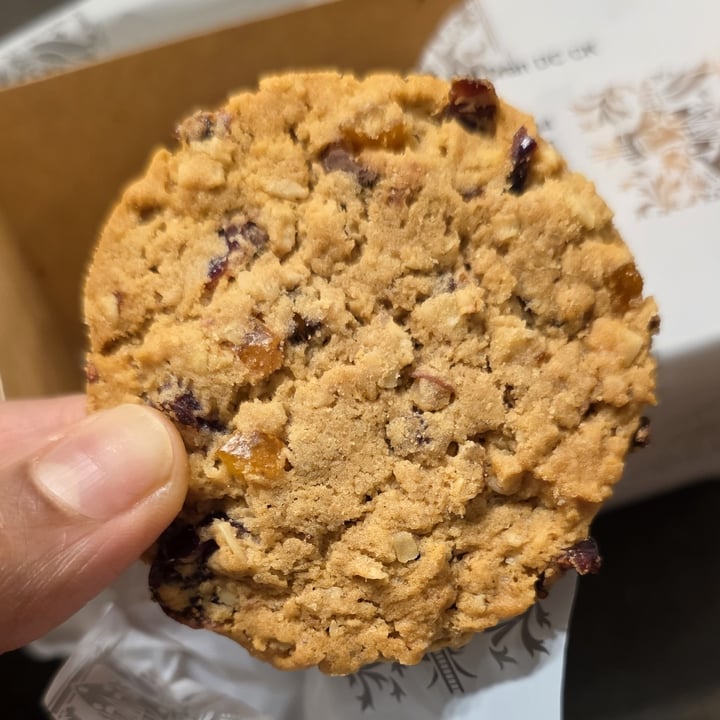 photo of M & S Foods Dark Chocolate, Cranberry and Orange Cookies shared by @theveglife on  22 Sep 2025 - review