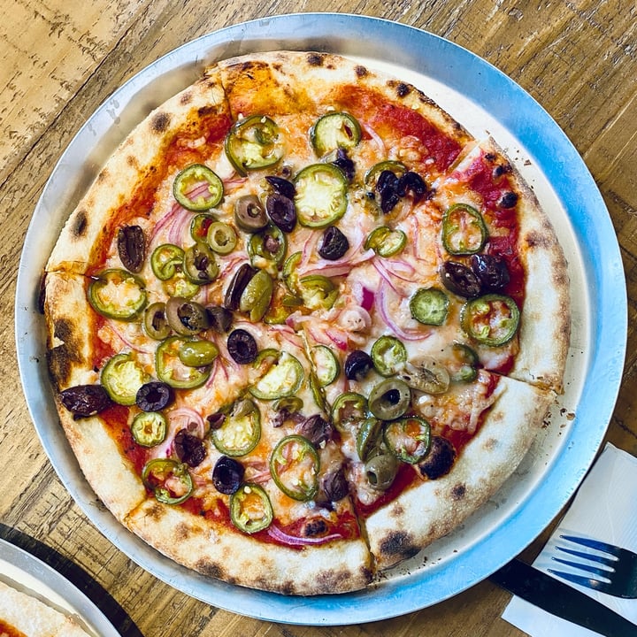 photo of The Famous Vegan Pizza Jalapeño, Red Onion & Olives shared by @vikas on  03 Sep 2025 - review