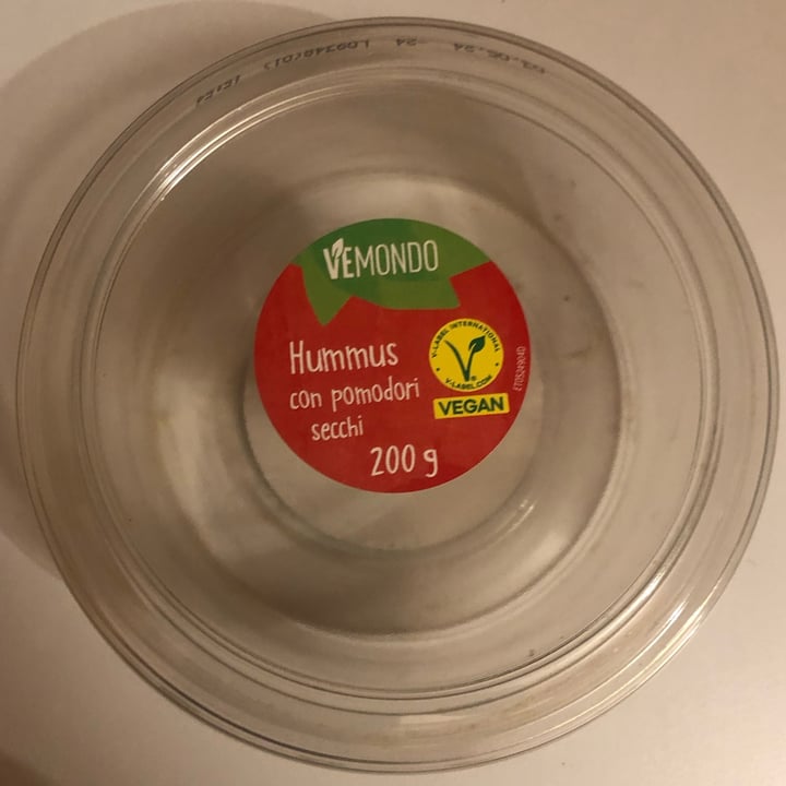photo of Vemondo hummus con pomodori secchi shared by @lucciola on  01 May 2024 - review