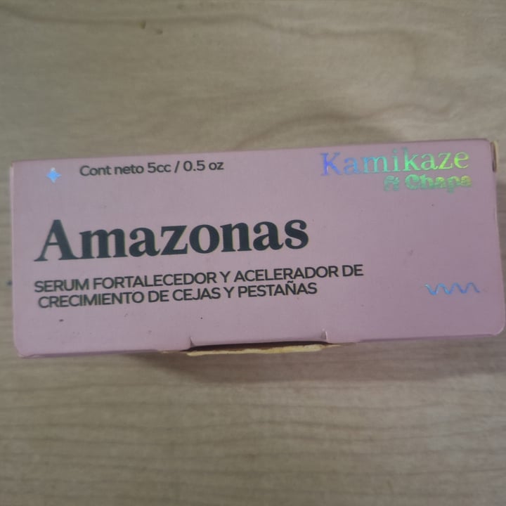 photo of Kamikaze Cosmetica Amazonas serum fortalecedor de cejas y pestañas shared by @vaninadls on  05 May 2025 - review