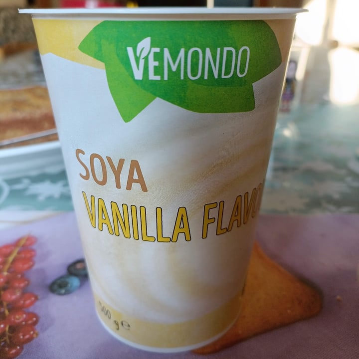 photo of Vemondo yogurt alla vaniglia shared by @giumin on  07 Oct 2023 - review