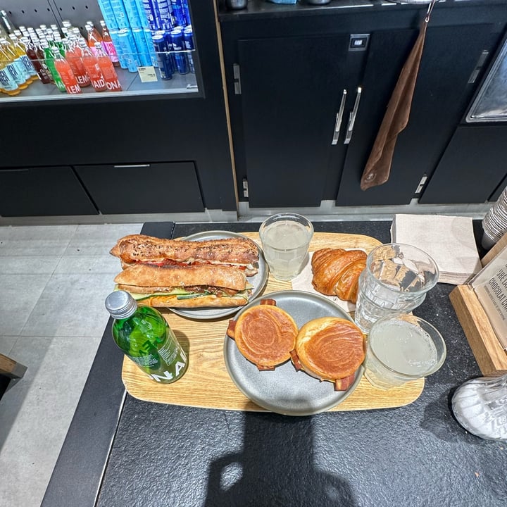 photo of Land & Monkeys Boulangerie-Pâtisserie Croissant shared by @supersarita85 on  05 Sep 2025 - review