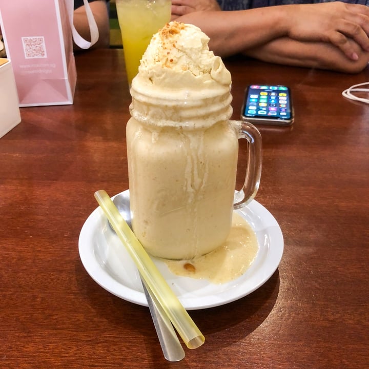photo of Indah Cafe. Art & Event Space. Cooking Class Nutty Coconut Shake shared by @m1tch9i on  02 Dec 2024 - review