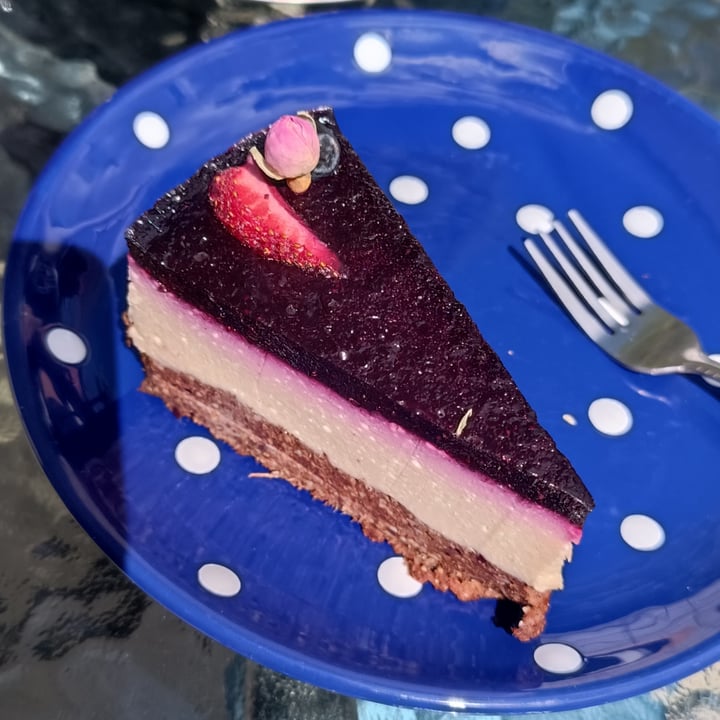 photo of Falatka Cukrászda blueberry lemon tart shared by @flowvegan on  12 Jun 2024 - review