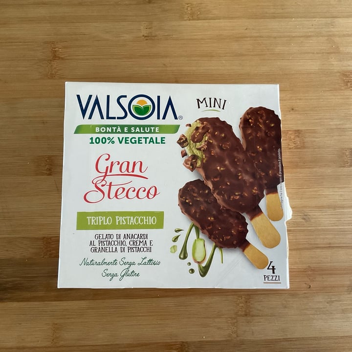 photo of Valsoia Gelato gran stecco triplo Pistacchio shared by @raffapico on  05 Sep 2023 - review