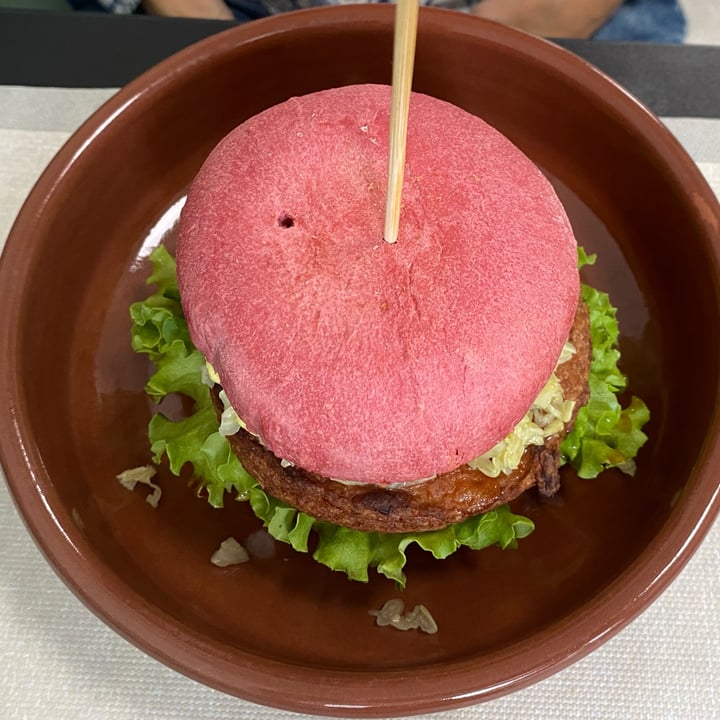 photo of Alice e Viola - Cucina vegetale pink burger shared by @essemme on  23 Sep 2023 - review