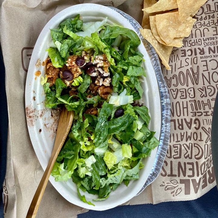 photo of Chipotle Mexican Grill Sofritas Soy bowl With Brown rice Black Beans shared by @jimmyfire on  05 Oct 2023 - review
