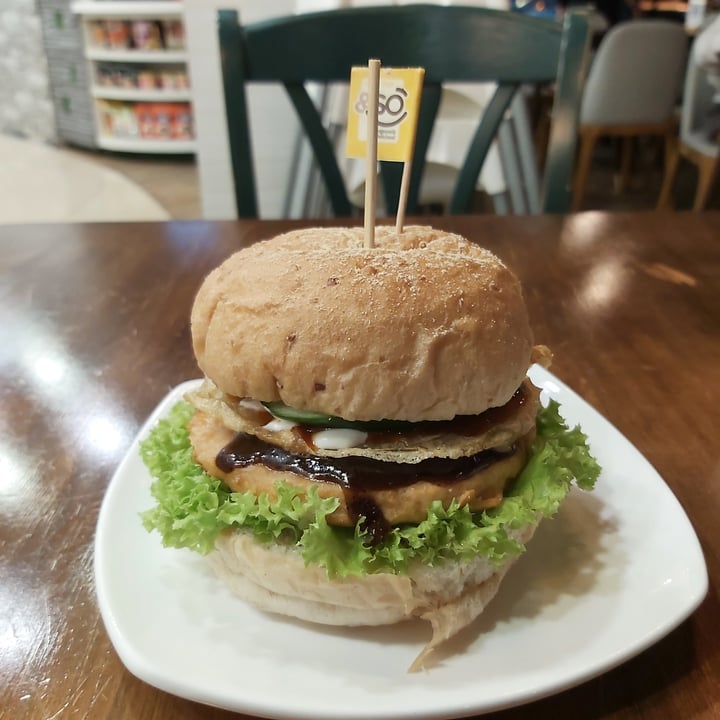 photo of nomVnom Bistro ramly burger shared by @herbimetal on  28 Nov 2023 - review