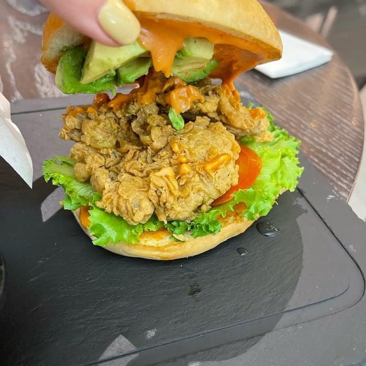 photo of Todd English Market and Pub Fried Mushroom Burger shared by @jeanne-marie on  16 Apr 2025 - review