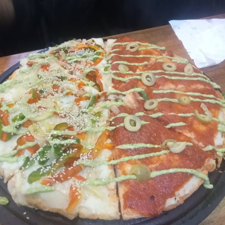 photo of Pizza Vegana Ramos Mejia portugal y della mamma shared by @anna-del-rio on  22 Oct 2023 - review