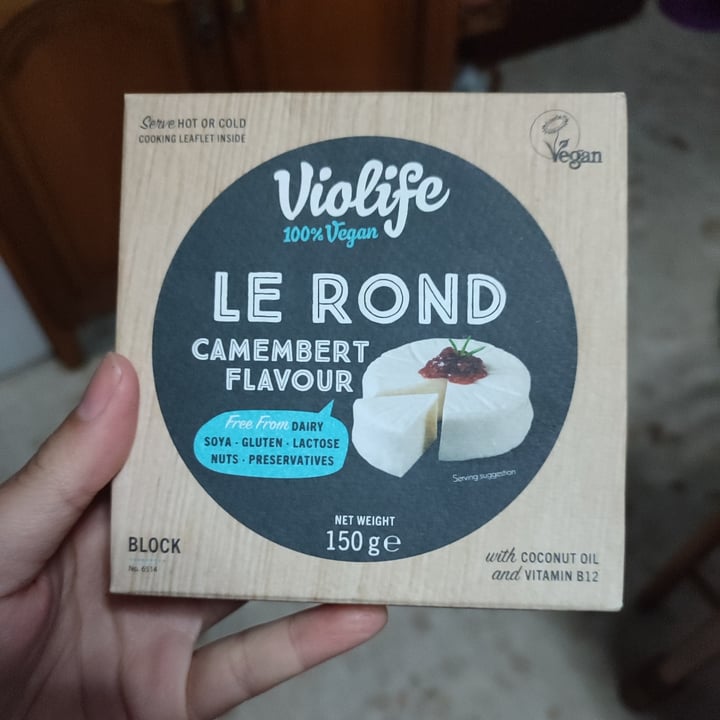 photo of Violife Le Rond Camembert flavour shared by @theandalusianqueer on  05 Dec 2023 - review