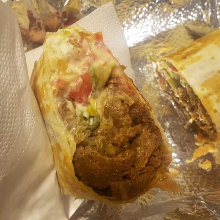 photo of Seo Vegê Wrap De Isca Acebolada, Pices E Veganese shared by @nalunutriveg on  13 Nov 2023 - review