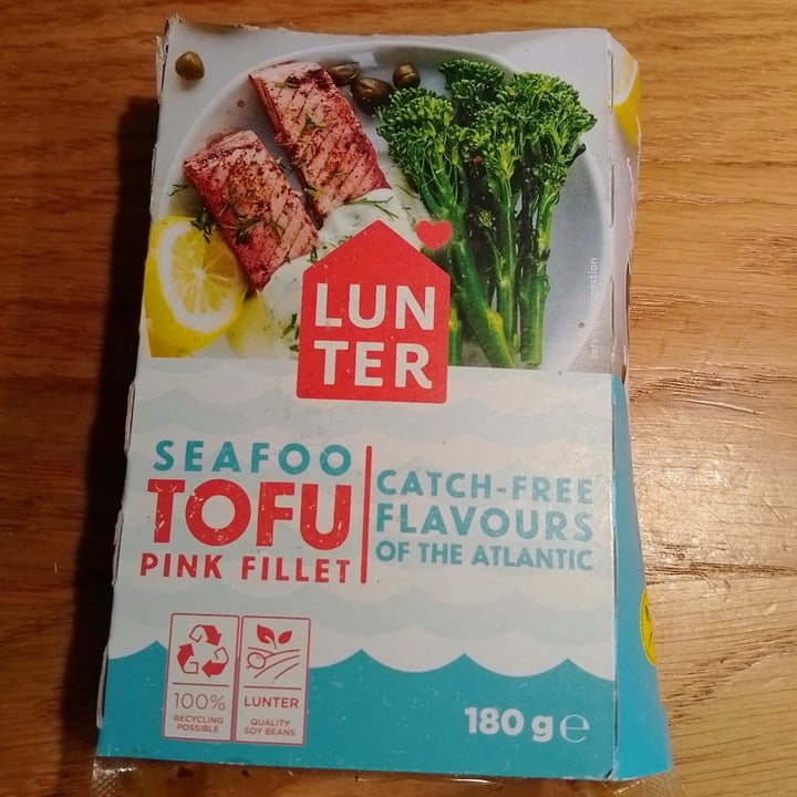 photo of Lunter Seafoo Tofu Pink fillet shared by @ministerstwofalafela on  12 May 2024 - review