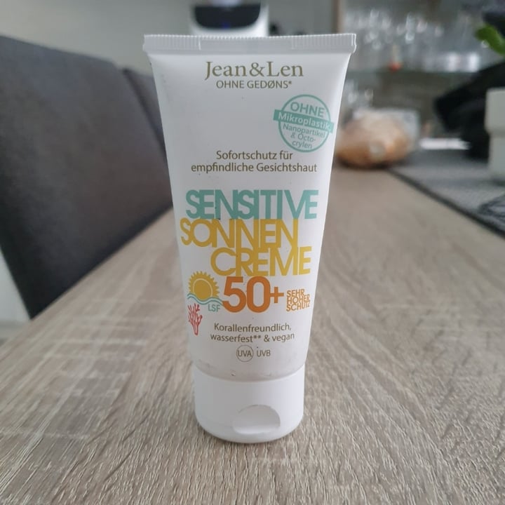 photo of Jean&Len Sensitiv Sonnencreme 50+ (Gesicht) shared by @miriam27 on  12 Apr 2024 - review