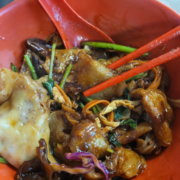 photo of Tian Yuan Healthy Vegetarian Food Paradise Mee Hoon Kway shared by @byobottlesg on  26 Nov 2023 - review