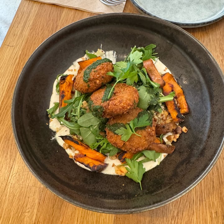 photo of botànic Tabouleh e falafel shared by @ommy on  27 May 2025 - review