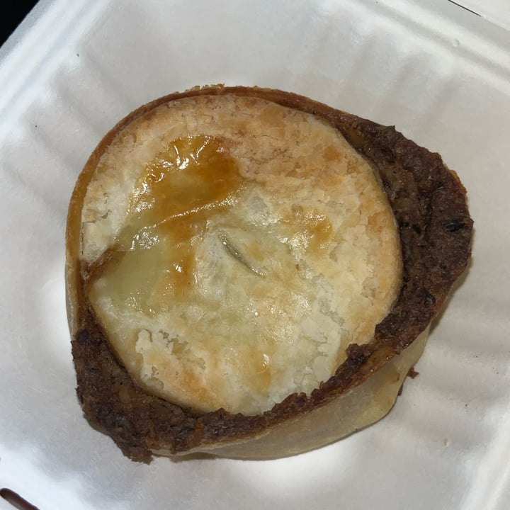 photo of Rose & Grant's Deli Cafe Scotch pie shared by @devon0 on  11 Oct 2023 - review