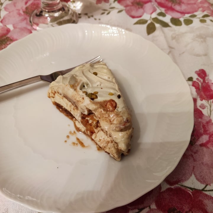 photo of Pasticceria Garzoni Tiramisù al Pistacchio shared by @michelanice on  02 May 2024 - review