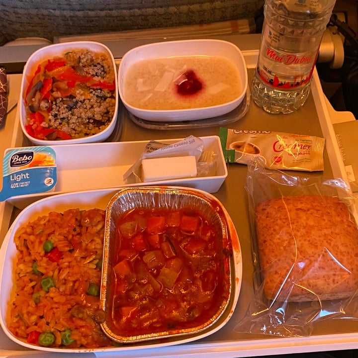 photo of Emirates Strict Vegetarian Meal (Vegan) shared by @jazminorellanaok on  01 Mar 2024 - review