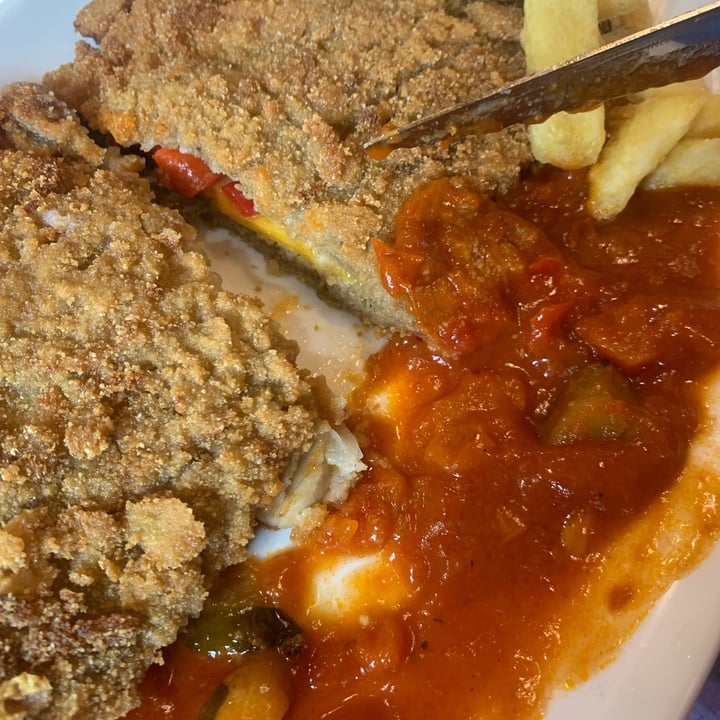 photo of La Cachopería Cachopo de Seitán con relleno al gusto shared by @nrabaneda on  14 Jun 2025 - review