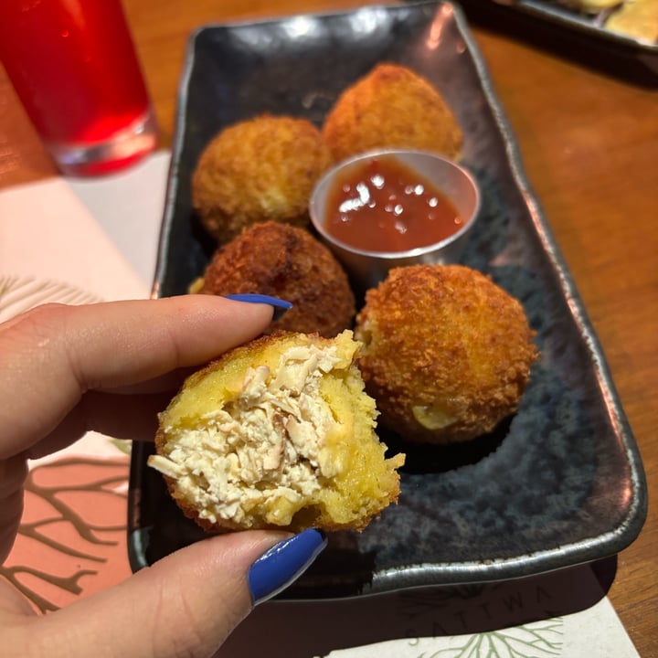 photo of SATTWA plant based • bar Coxinhas Recheadas De tofu Defumado e Cajupiry shared by @letty- on  13 Jul 2025 - review