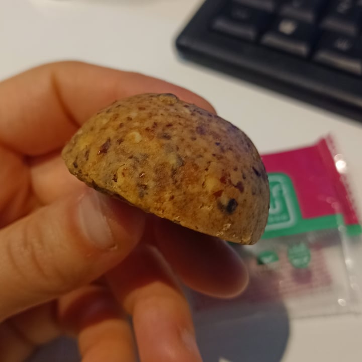 photo of Nutri Raw Bombón De Maní Relleno Con Chocolate shared by @aldyflorent on  11 Apr 2024 - review