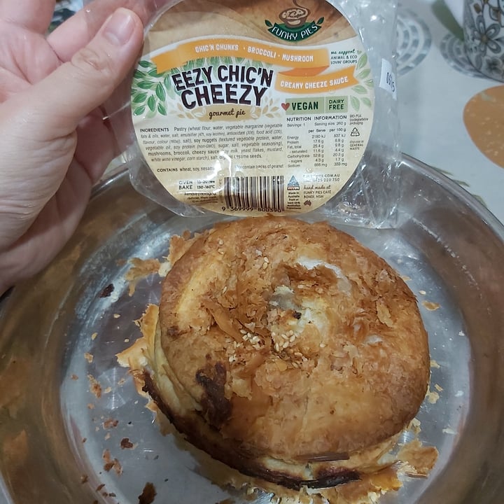 photo of Funky Pies Eezy Chic'n Cheezy shared by @herbimetal on  01 Dec 2024 - review