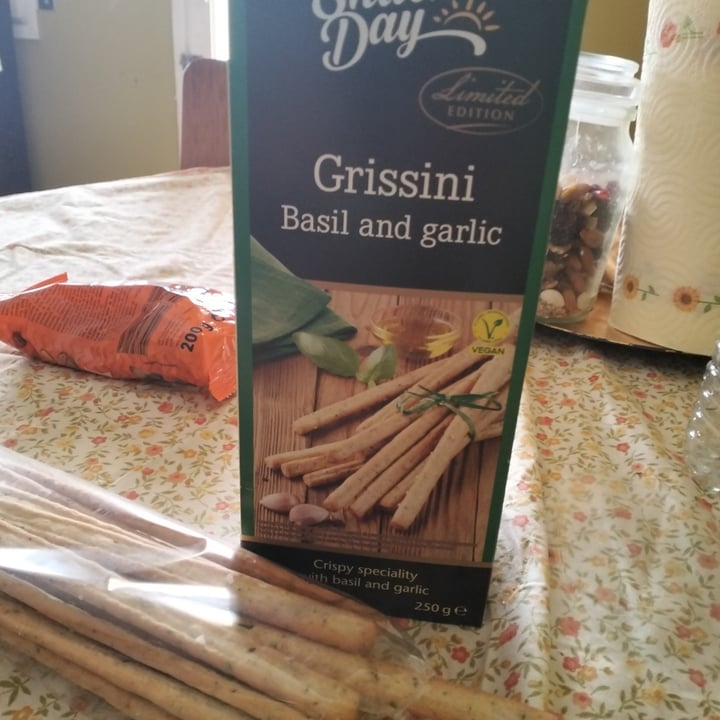 photo of Green Day Grissini with  garlic shared by @martagm on  21 Apr 2024 - review