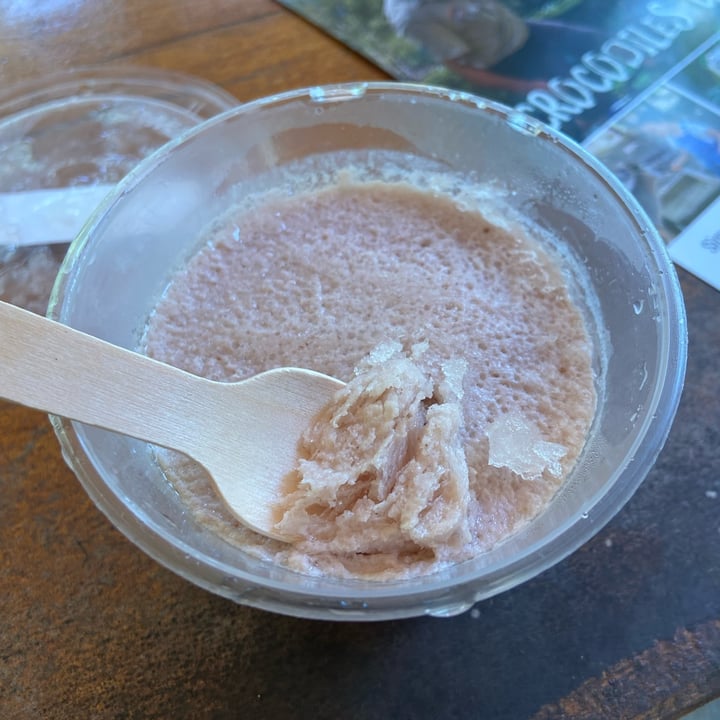 photo of Floravilla Ice Cream Factory Strawberry Coconut Soy shared by @eviex on  26 Jan 2024 - review