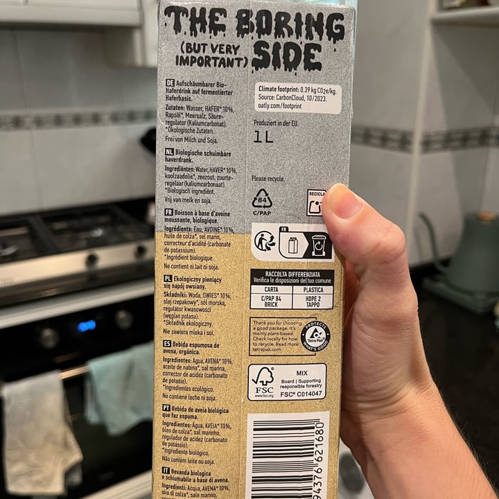 photo of Oatly Barista Organic Oat Drink shared by @laysvinagreta on  10 Sep 2025 - review