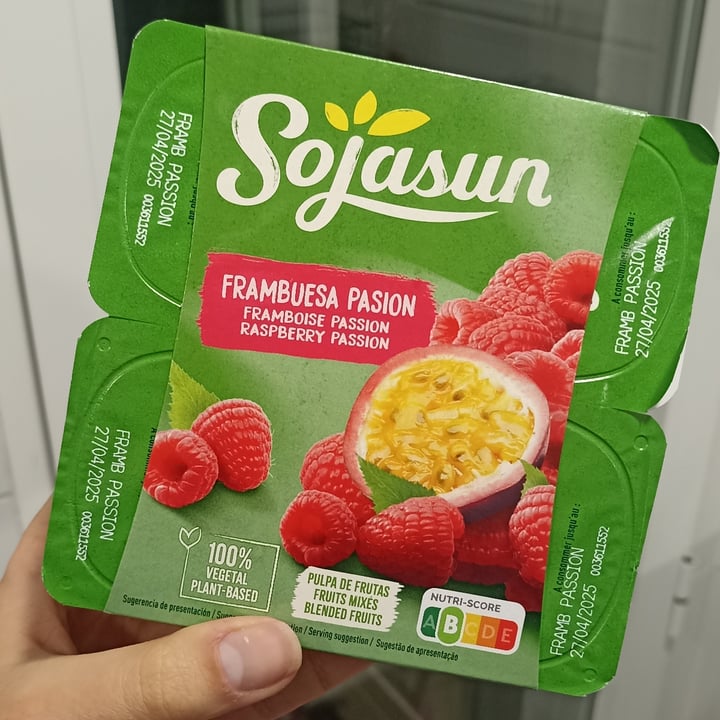 photo of Sojasun yogur frambuesa pasión shared by @leiremarcs on  12 Apr 2025 - review