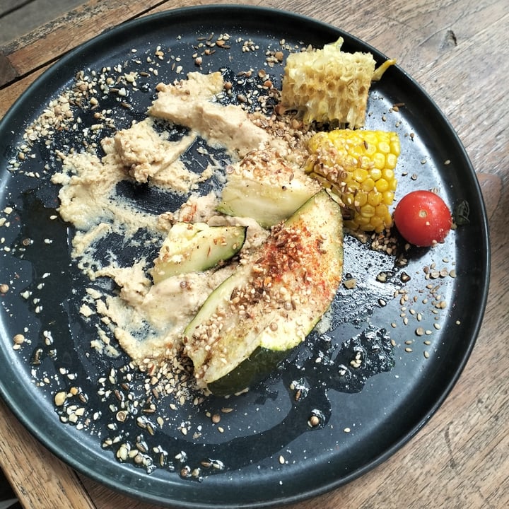 photo of Vermillion - cafe. hummus di ceci e verdure grigliate shared by @ambrafacose on  31 Aug 2025 - review