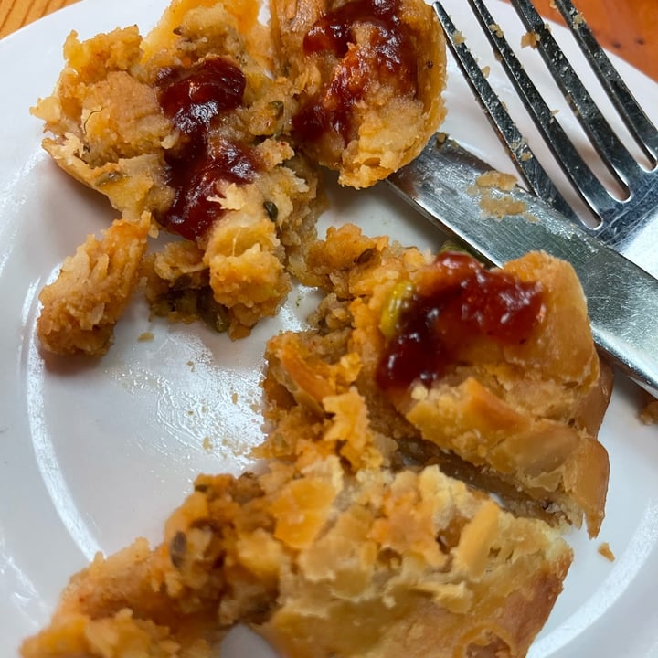 photo of Mantra by Indian Garden Punjabi Samosa shared by @ravenmychelle on  09 Aug 2024 - review