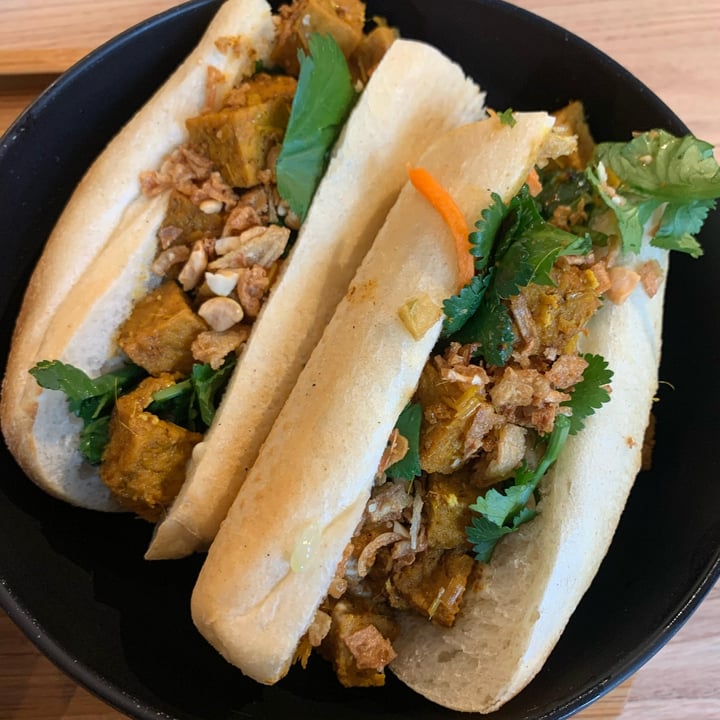 photo of Banh Mi Express (Schuman) Tofu Banh Mi shared by @miriam27 on  25 Apr 2025 - review