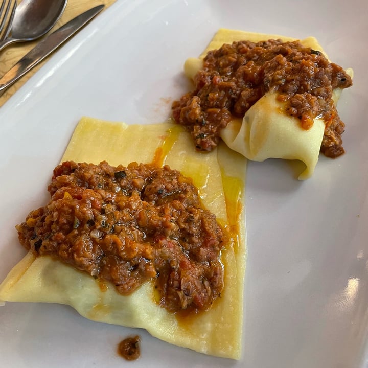 photo of Gli Attortellati Tortelli Ripieni Di Ricotta Di Soia Al Finto Ragù shared by @nevertrustabanshee on  16 Nov 2024 - review