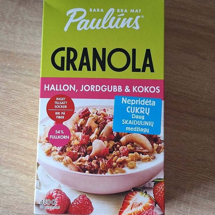 photo of Pauluns Granola With Raspberries, Strawberries, Coconut shared by @geronimo4 on  31 Jul 2024 - review