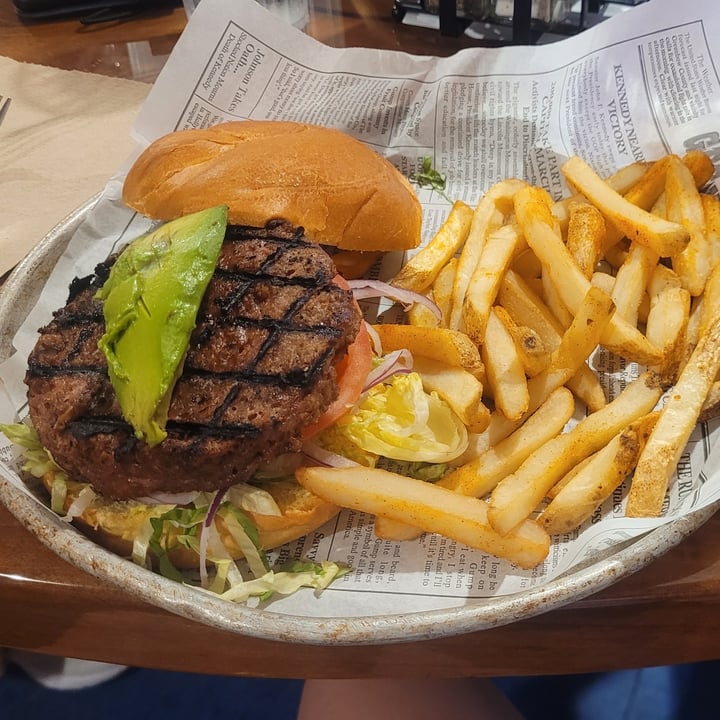 photo of Bubba Gump Shrimp Co. Beyond Burger shared by @valc5 on  25 Aug 2023 - review
